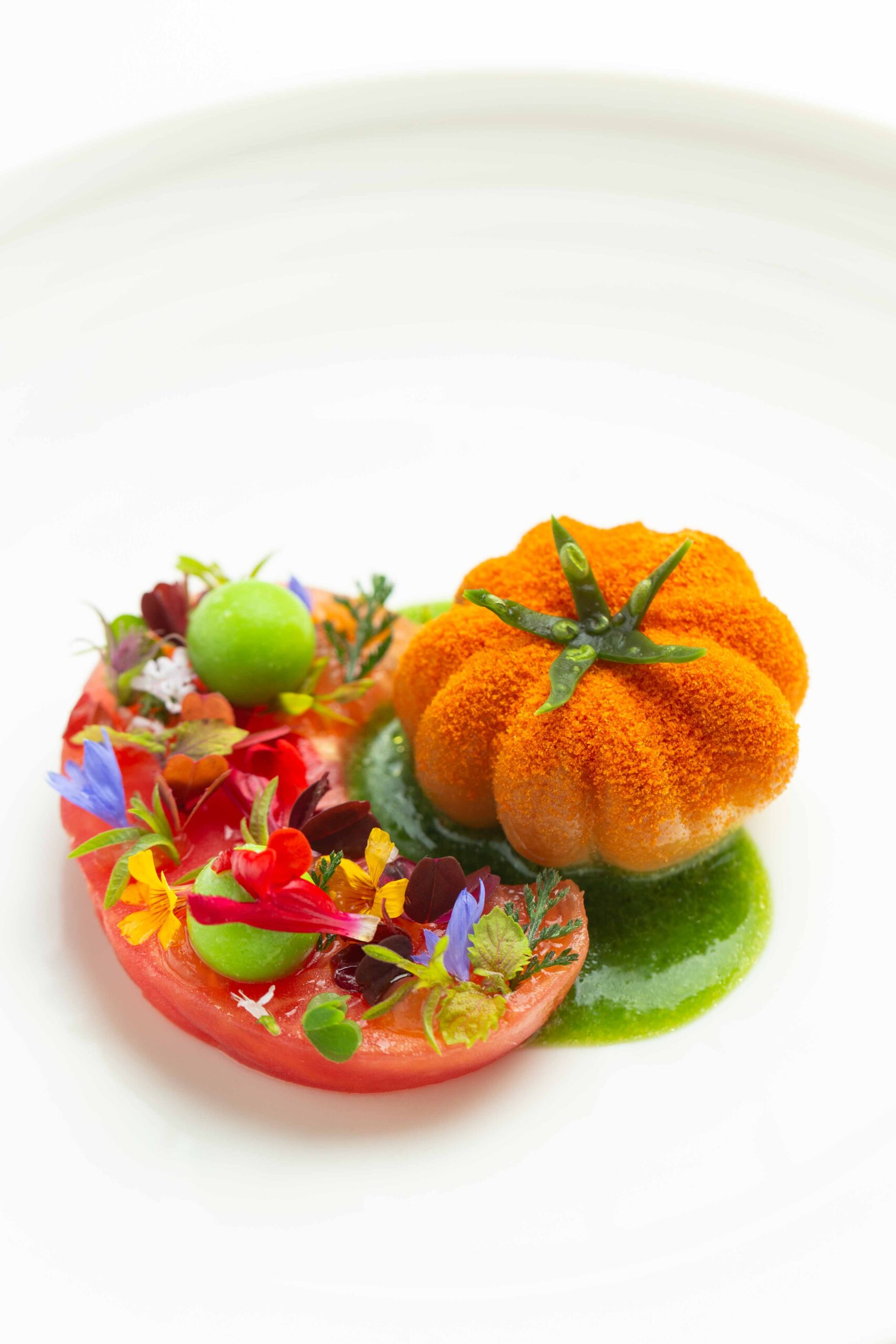 20240605-BD-ete2024_la-dame-de-pic-dubai_HERILOOM TOMATO-Tomato baba perfumed with eucalyptus, lemon verbena ice cream©groupePIC-4